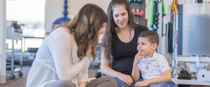 Логопед, дефектолог, корекційний психолог: коли звертатися?